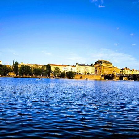 Апартаменты Valentinka Minutes Away From Charles Bridge Прага Экстерьер фото